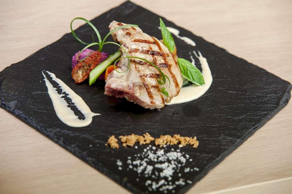 Brit Hotel Toulouse Colomiers - L'Esplanade Restaurant photo